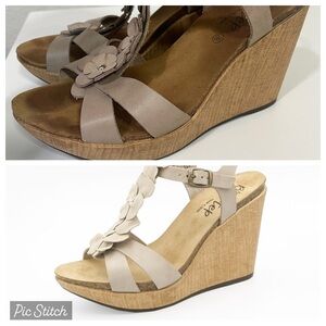 Biostep Sandals Wedge Platform Beige Flowers Faux Wood Ankle Strap Women's 9,5